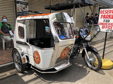 Filipina Trike Patrol Volume 39 .